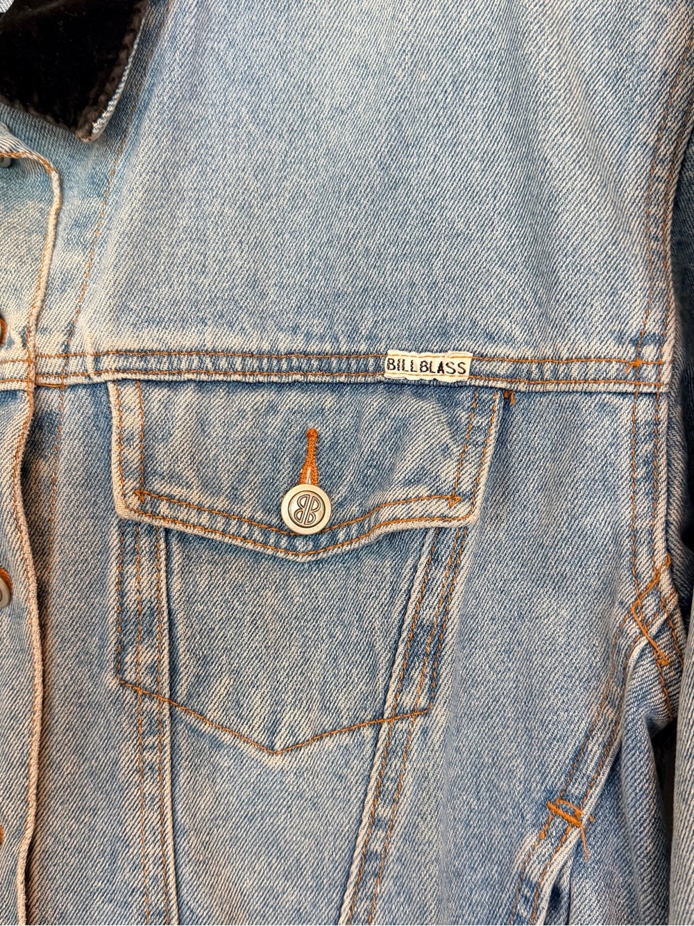 bill blass Light Blue Denim Jacket with Black Velvet Collar Label Detail - Picture 3 of 10